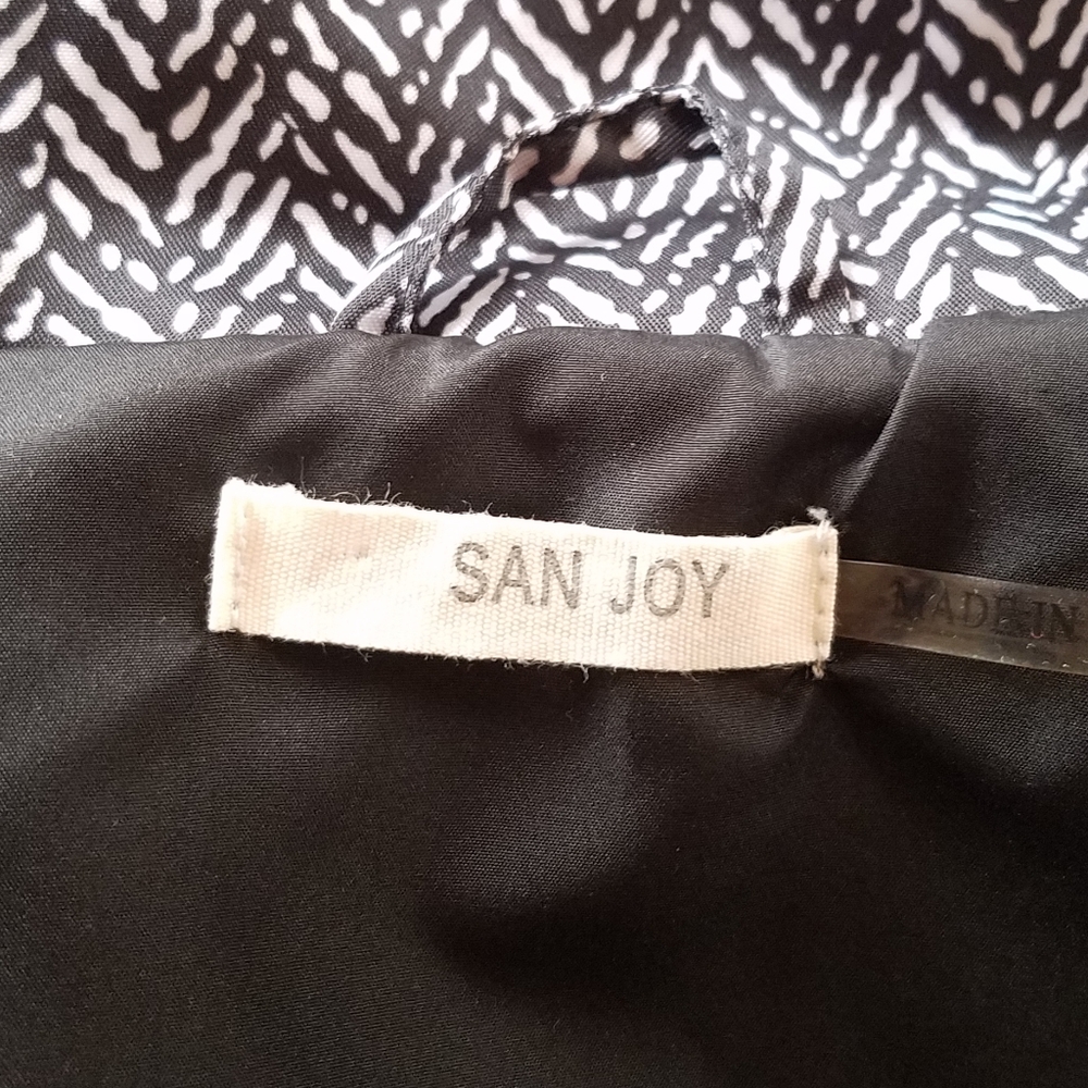 San Joy Black & White Herringbone Quilted Zip Vest - Picture 8 of 8
